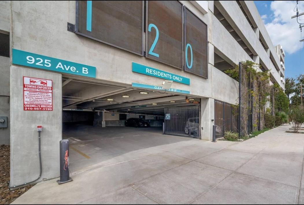 Riverwalk Penthouse Oasis W/Free Parking Gym Pool San Antonio Eksteriør billede